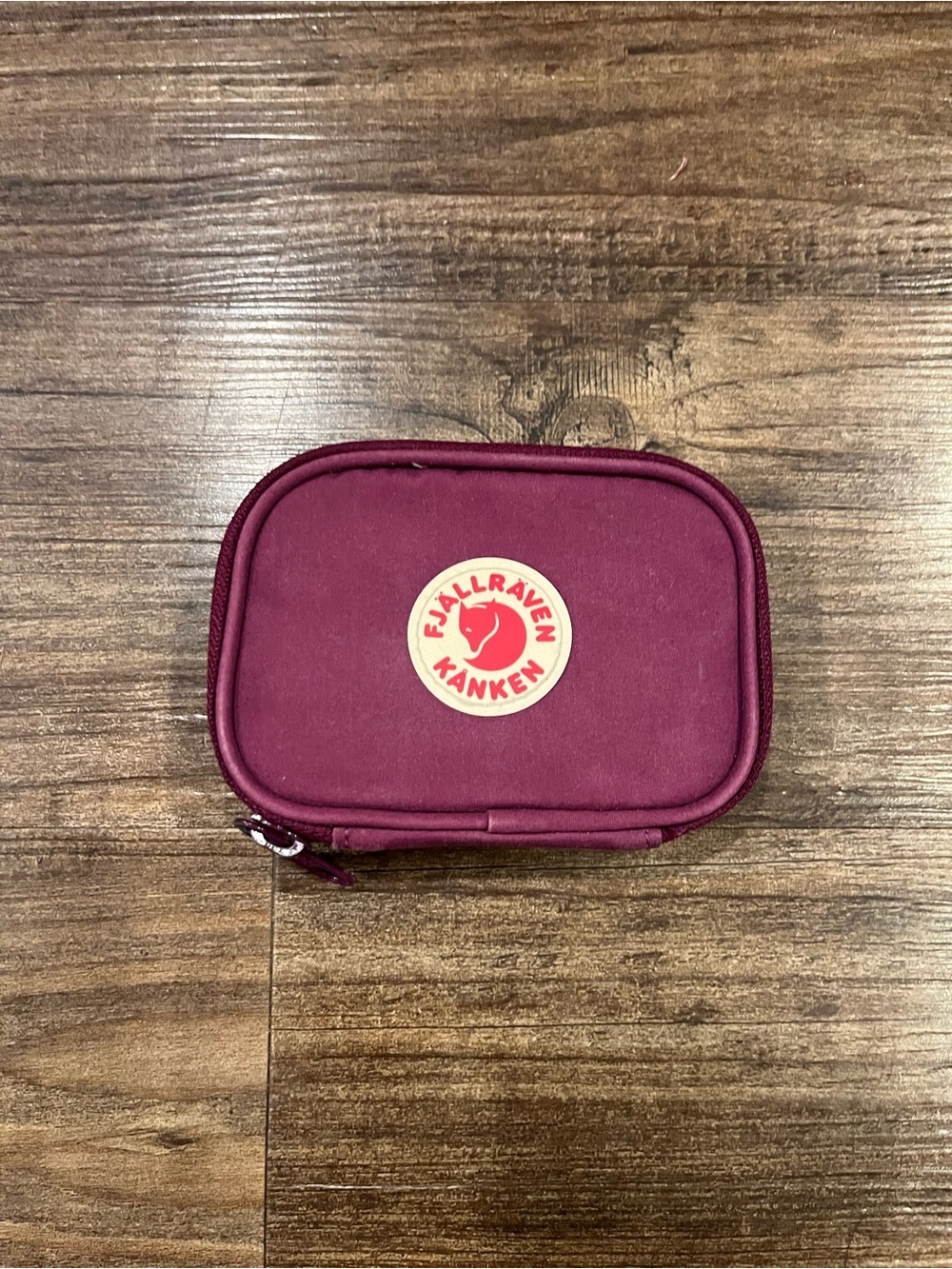 Plum Fjallraven Kanken wallet  with Cream Logo